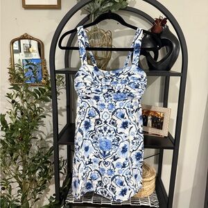 Abercrombie & Fitch Blue and White Patterned Mini Dress floral size xs